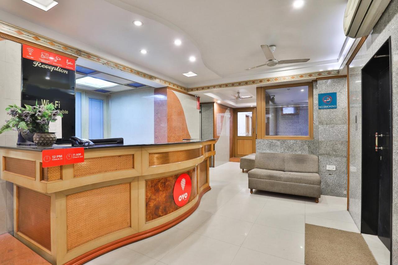Oyo 17117 Hotel Rainbow Vadodara Eksteriør billede