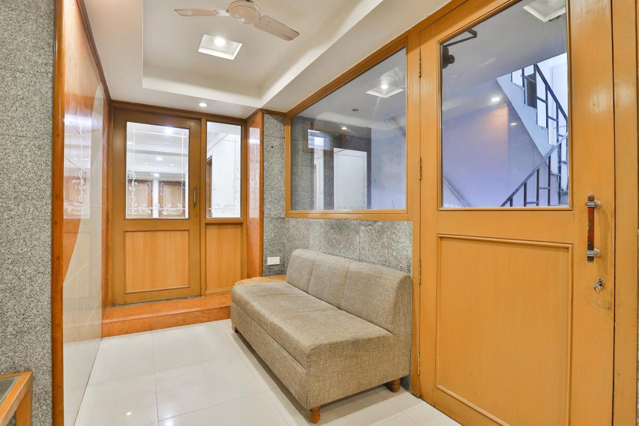 Oyo 17117 Hotel Rainbow Vadodara Eksteriør billede