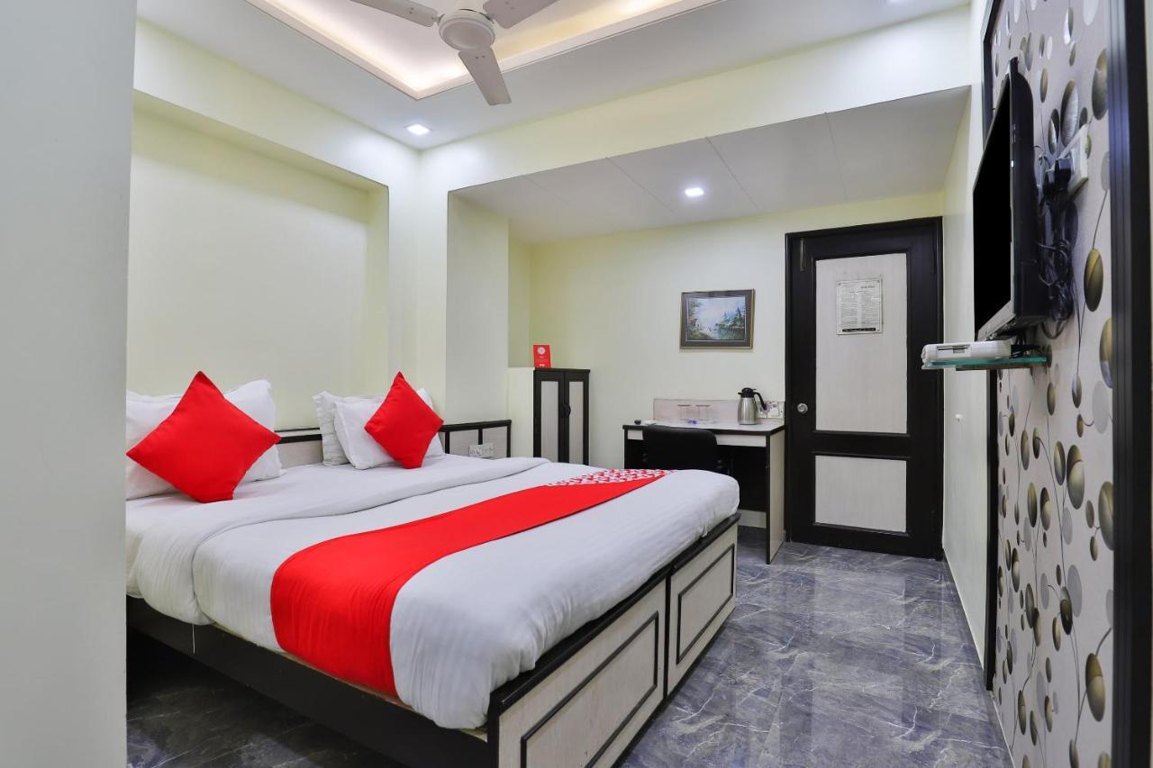 Oyo 17117 Hotel Rainbow Vadodara Eksteriør billede