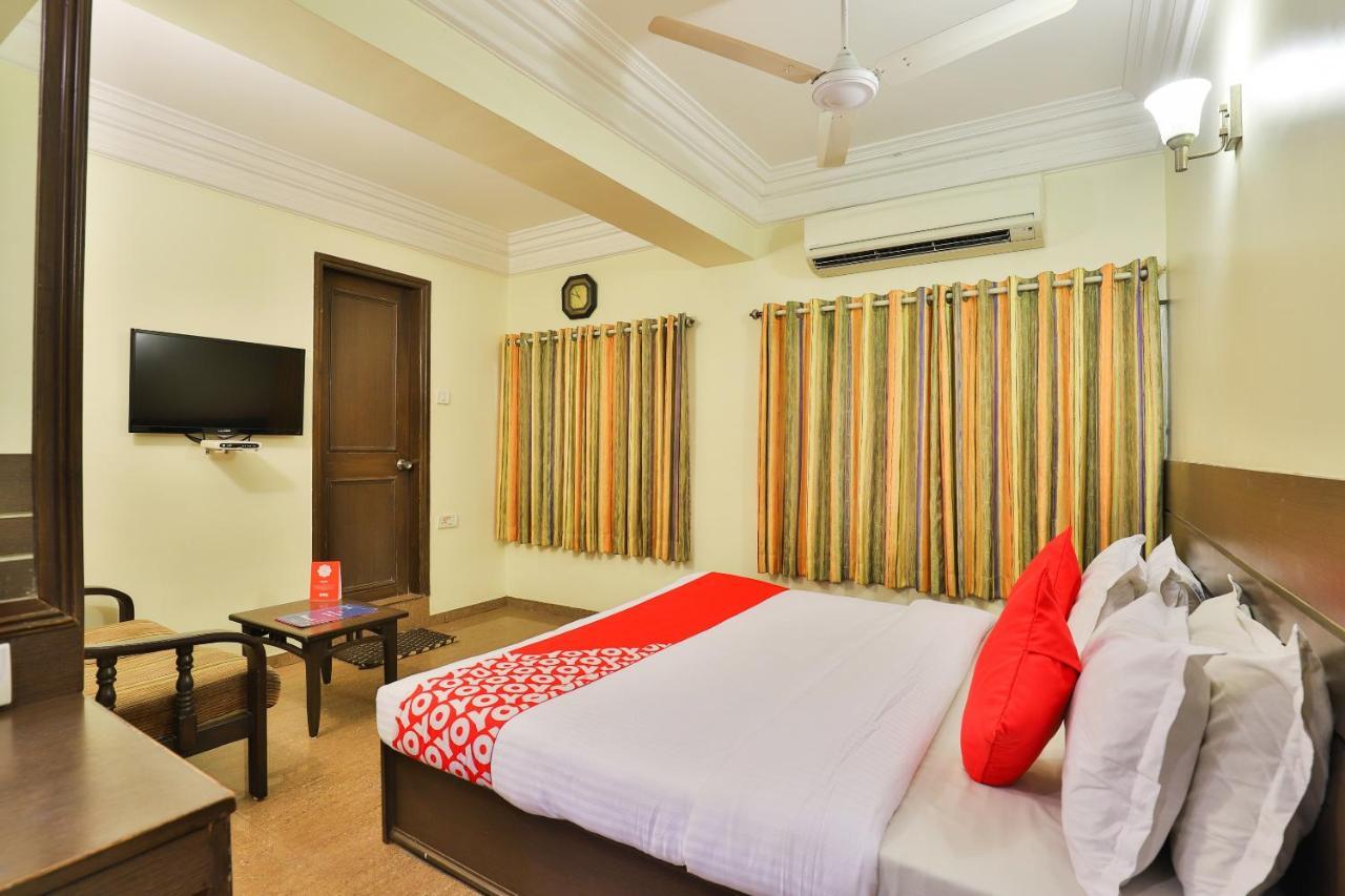 Oyo 17117 Hotel Rainbow Vadodara Eksteriør billede